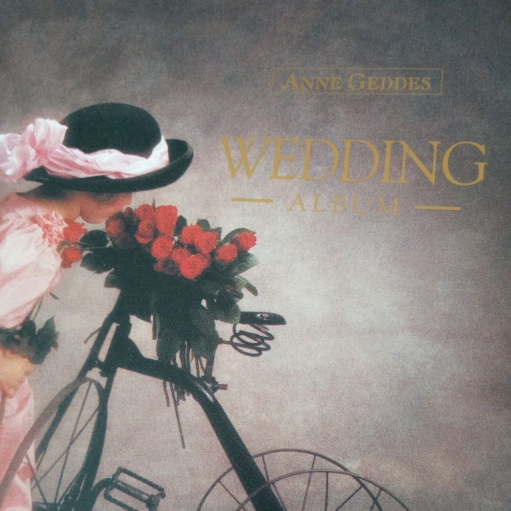 Anne Geddes Wedding Album - Picture 2 of 13